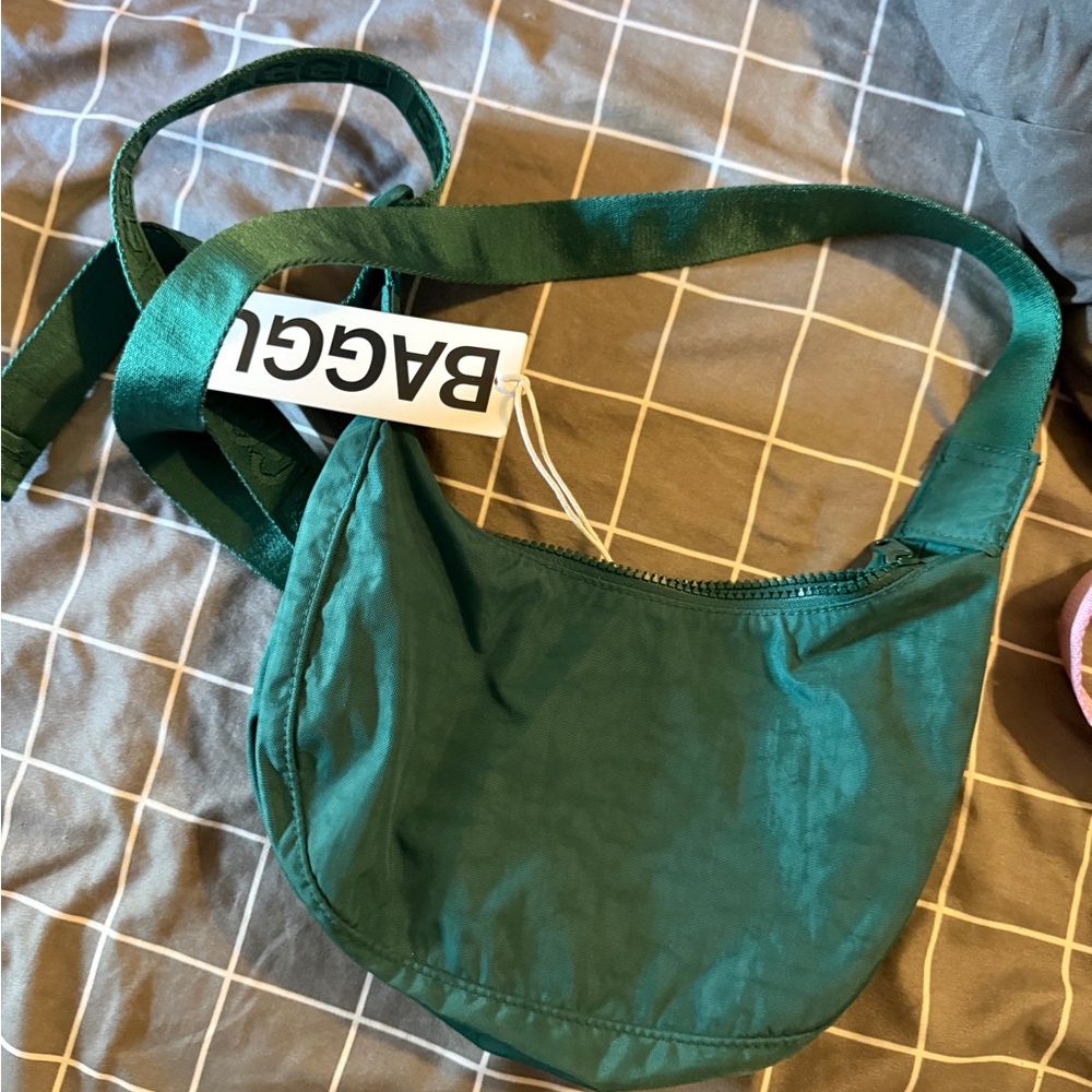 BAGGU Green Shoulder Bag Casual Style